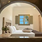 Villa Elixirium Perissa (Santorini)