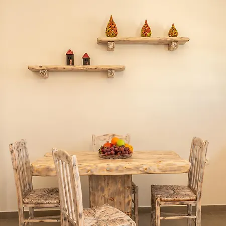 Elixirium Perissa (Santorini)