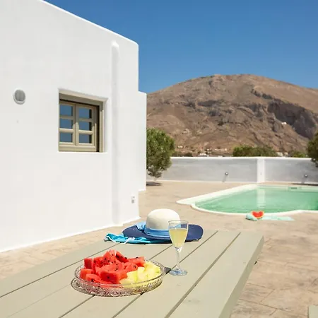 Elixirium Villa Perissa (Santorini)