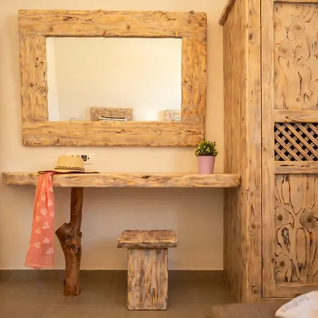 Elixirium Villa Perissa (Santorini)