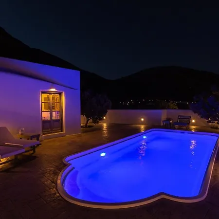 Villa Elixirium Períssa