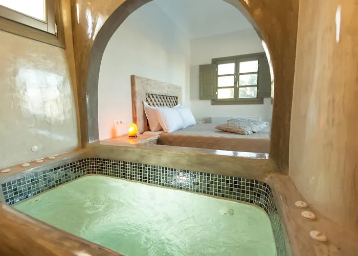 Elixirium Perissa (Santorini)