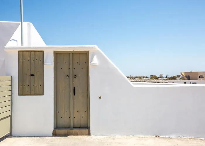 Elixirium Perissa (Santorini)