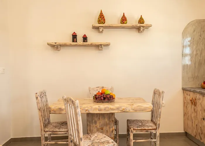 Elixirium Perissa (Santorini)